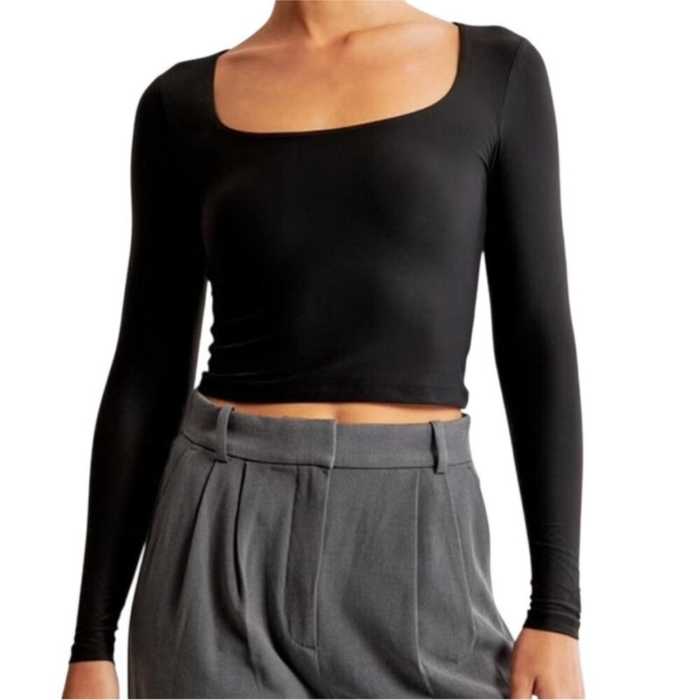 Abercrombie & Fitch Soft A&F Black Long Sleeve Square Neck Cropped Tee